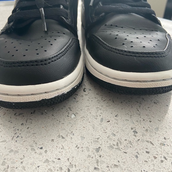 Nike Air Jordan 1 Reverse Panda Womens - Picture 4 of 16